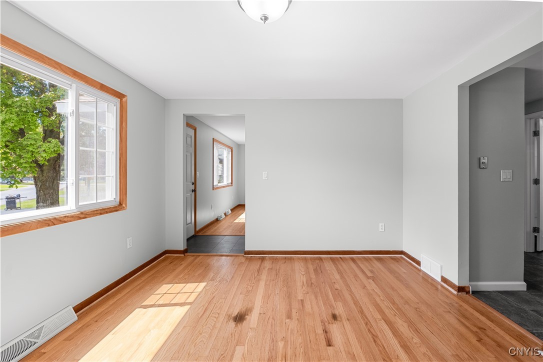 107 Rosewood Dr Dr, Clay, New York image 17