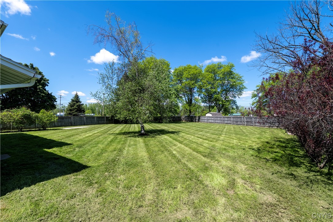 107 Rosewood Dr Dr, Clay, New York image 32