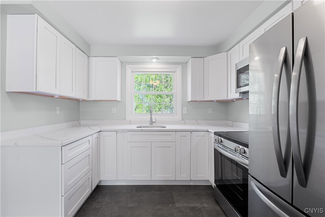 107 Rosewood Dr Dr, Clay, New York image 13