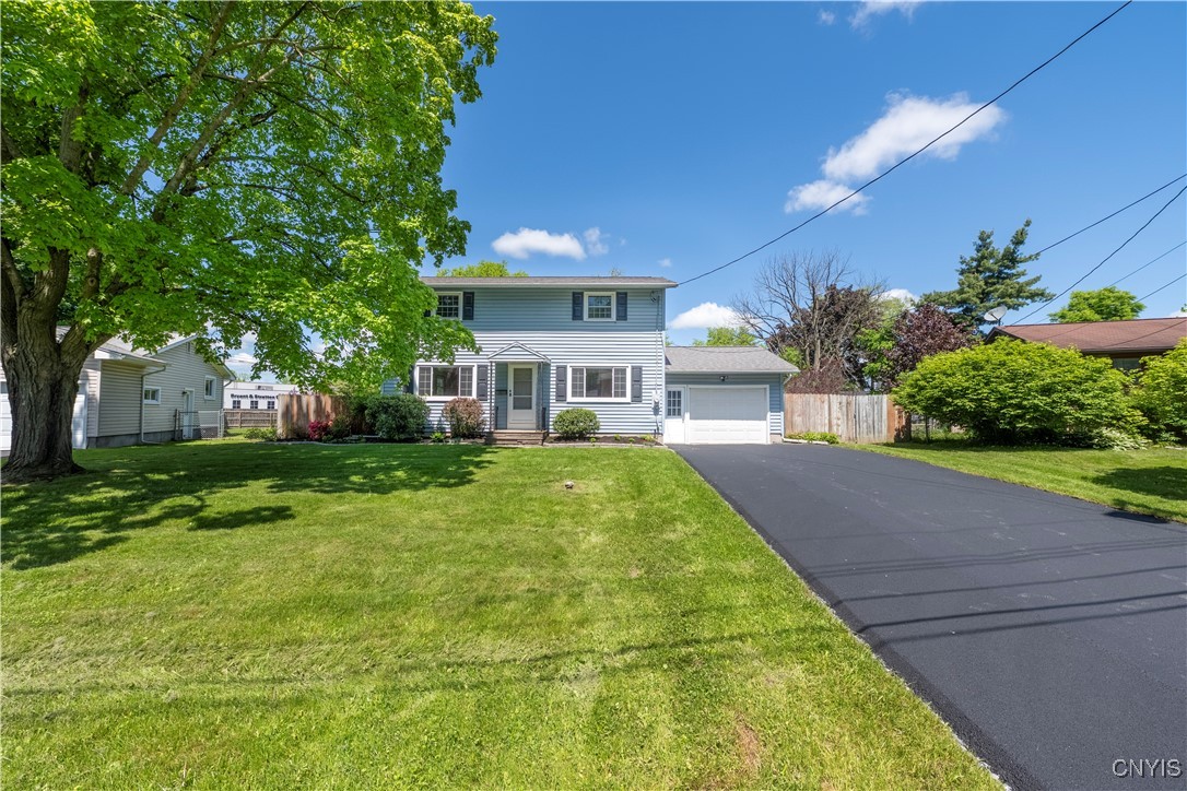 107 Rosewood Dr Dr, Clay, New York image 2