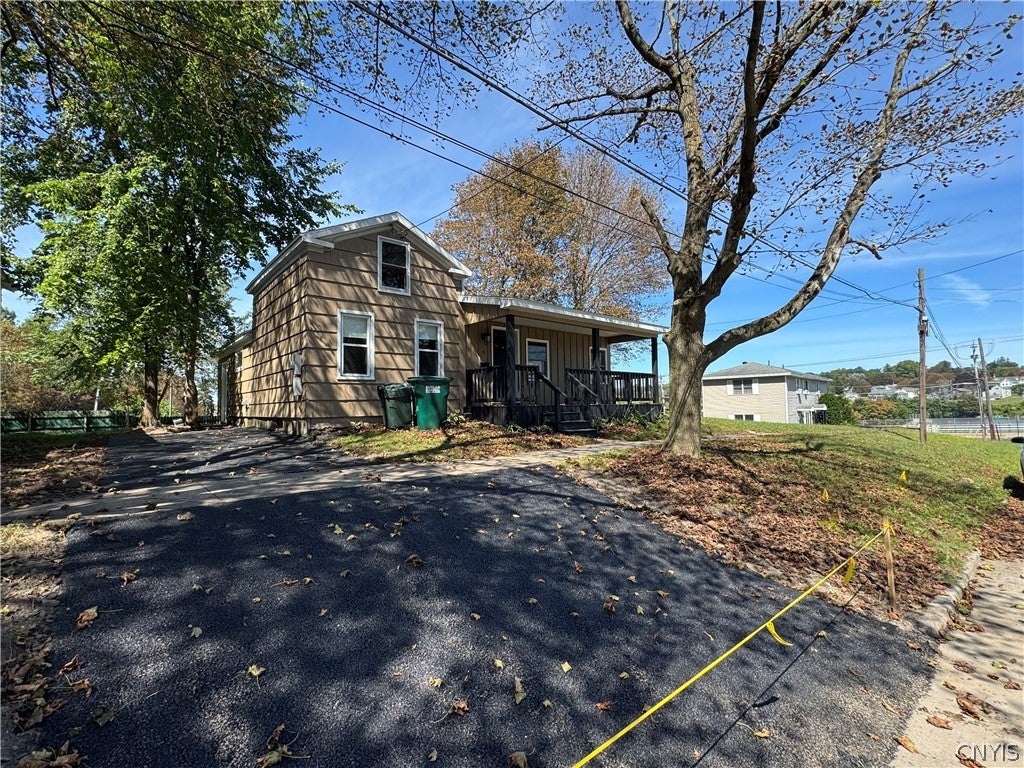 9 Ellen Street