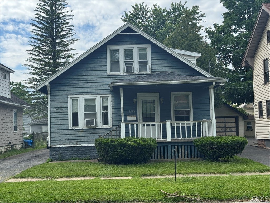 1208 Churchill Avenue