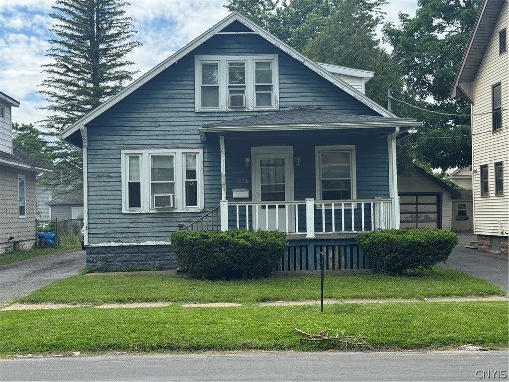 1208 Churchill Avenue