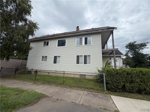 Apartment For Rent - 1230 Thorn Street<br/> Oneida County, Utica, NY 13502