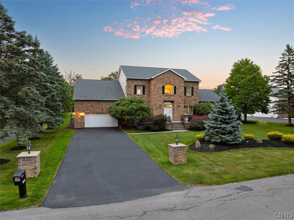 104 Stonebridge Court