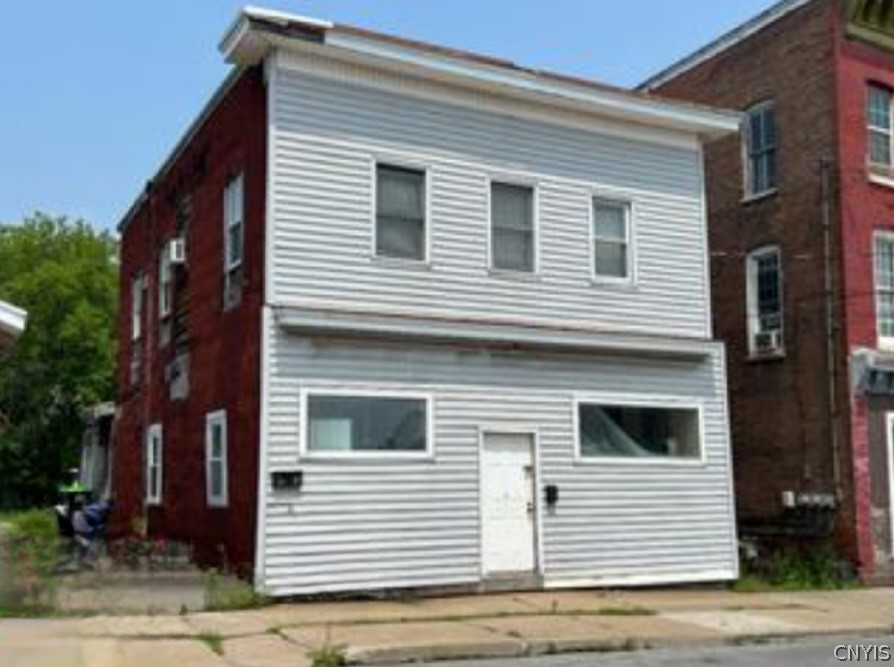 114 S Litchfield Street