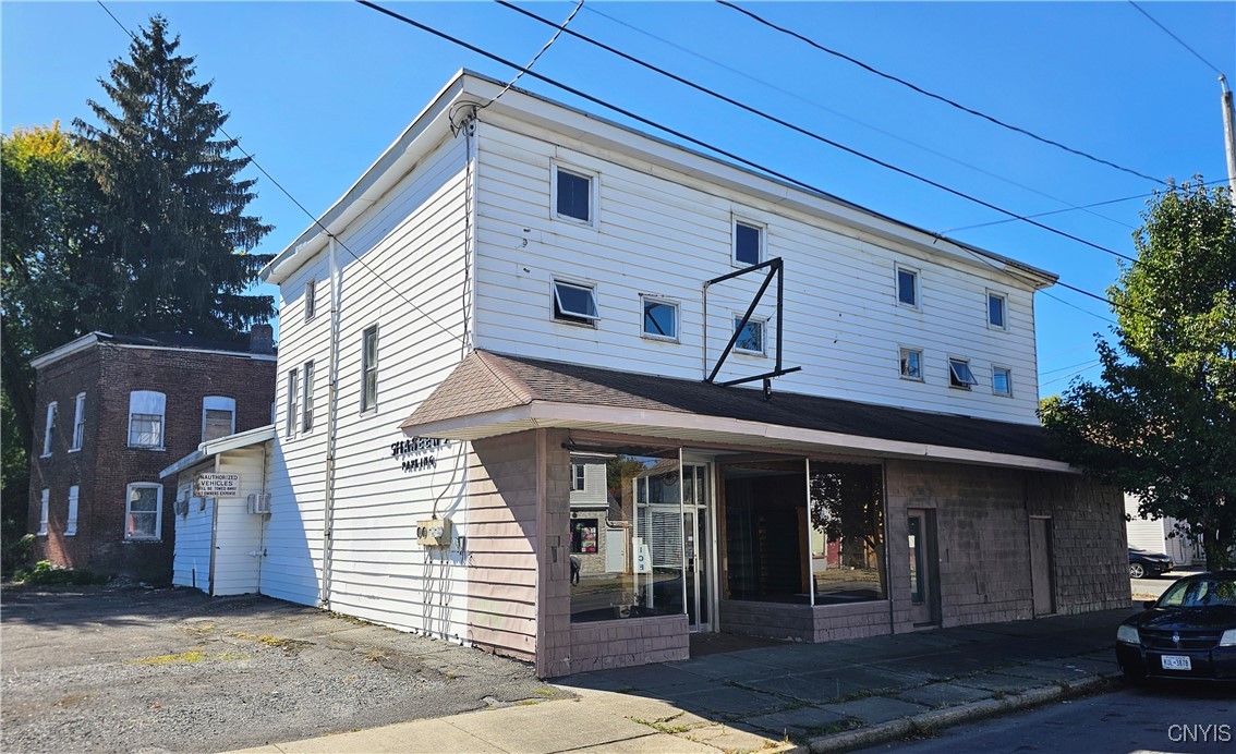 1039 Columbia Street