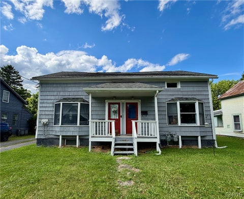 Photo of 145 W Seneca Street, Manlius, NY 13104 (MLS # S1708830)