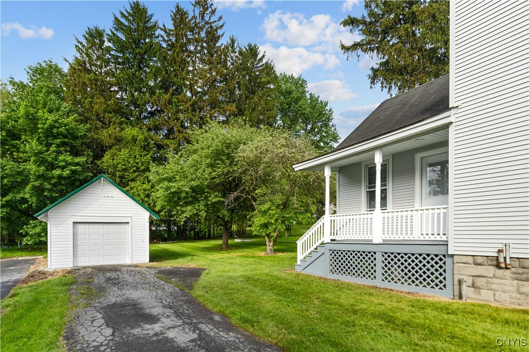 23 Elm Street, New Hartford, New York image 4