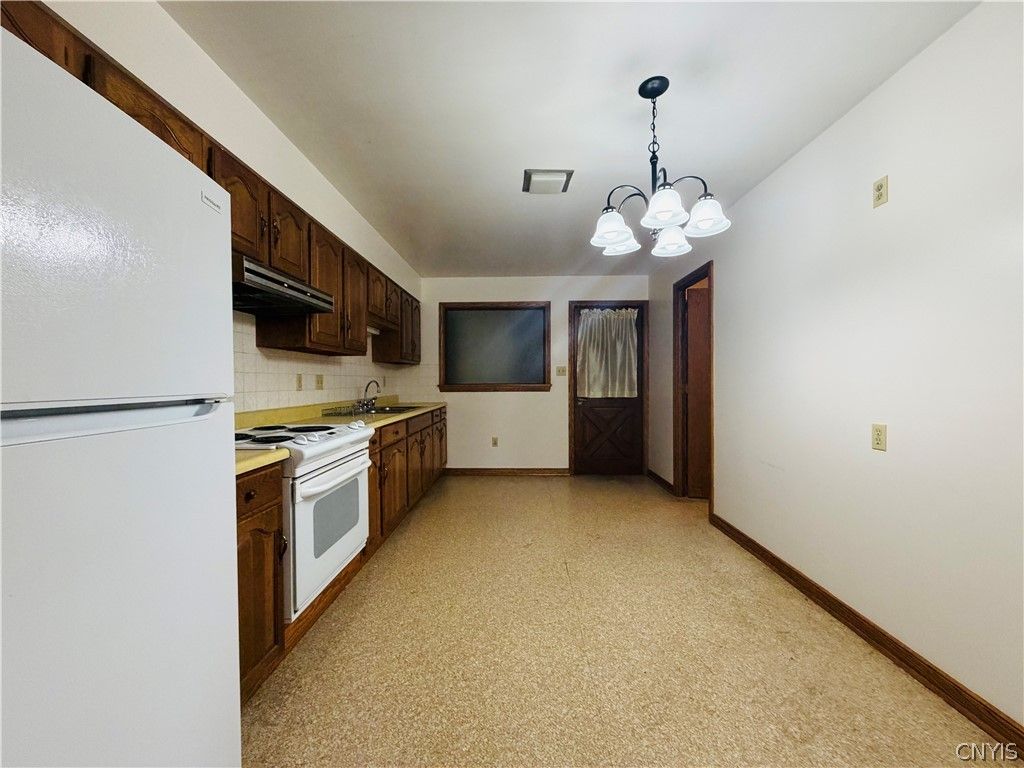 Photo of 4 Grant Street, Auburn, NY 13021 (MLS # S1665244)