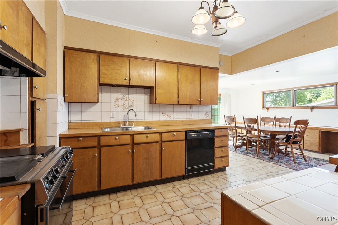 217 Ross Park, Syracuse, New York image 10