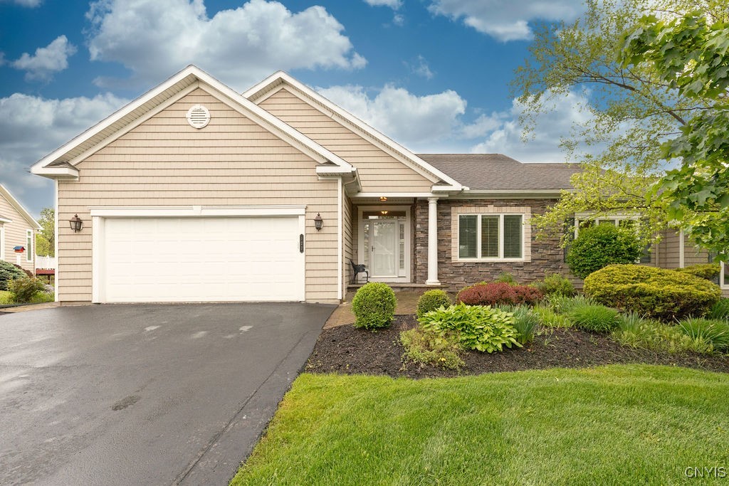 122 Edwards Falls Lane, Manlius, New York image 1