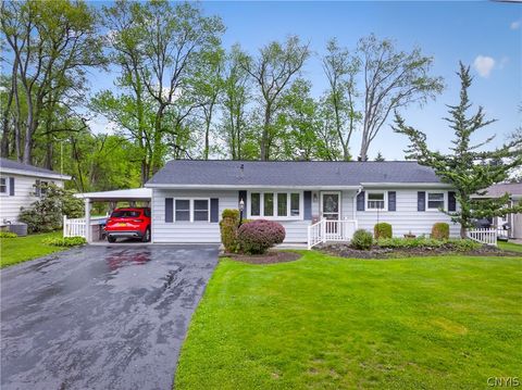 Homes For Sale - 450 Dorsey Lane<br/> Utica, NY 13502