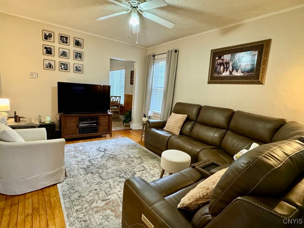 492 Trenton Avenue, Utica, New York image 3