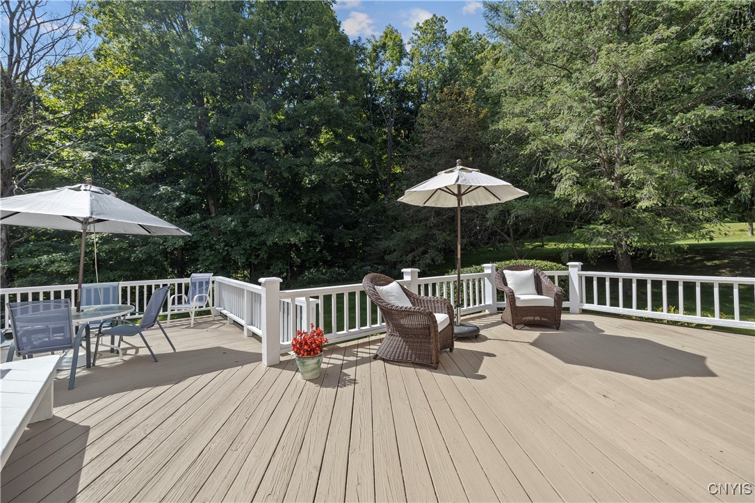 4437 Treetops Circle, Manlius, New York image 8