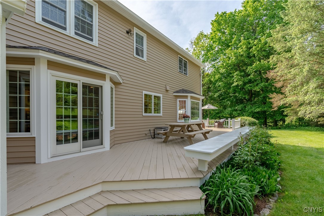 4437 Treetops Circle, Manlius, New York image 3