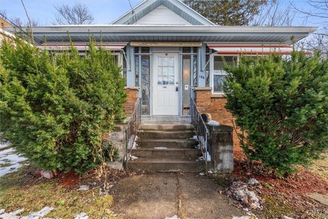 Tiny photo for 106 West Avenue, DeWitt, NY 13057 (MLS # S1654768)