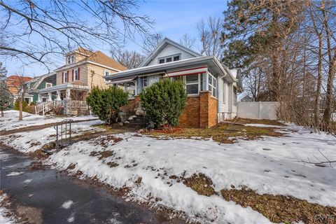 Tiny photo for 106 West Avenue, DeWitt, NY 13057 (MLS # S1654768)