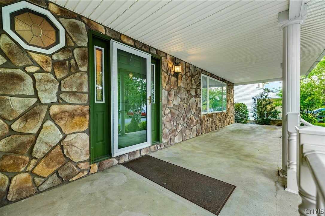 216 Ramblewood Drive