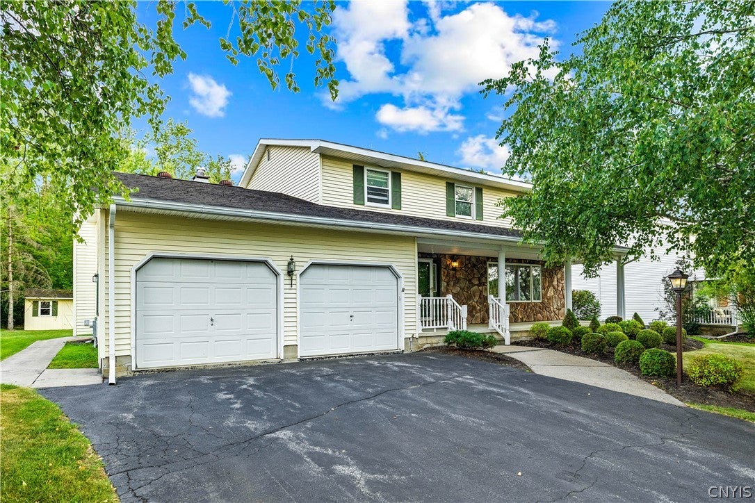 216 Ramblewood Drive