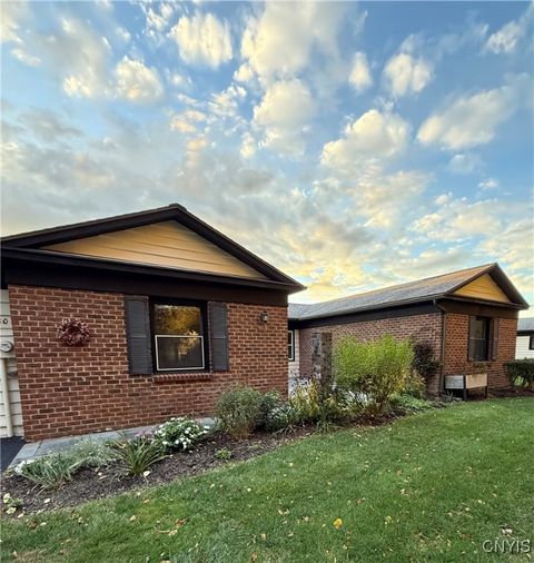 Photo of 30 The Orchard Orch, Manlius, NY 13066 (MLS # S1646756)