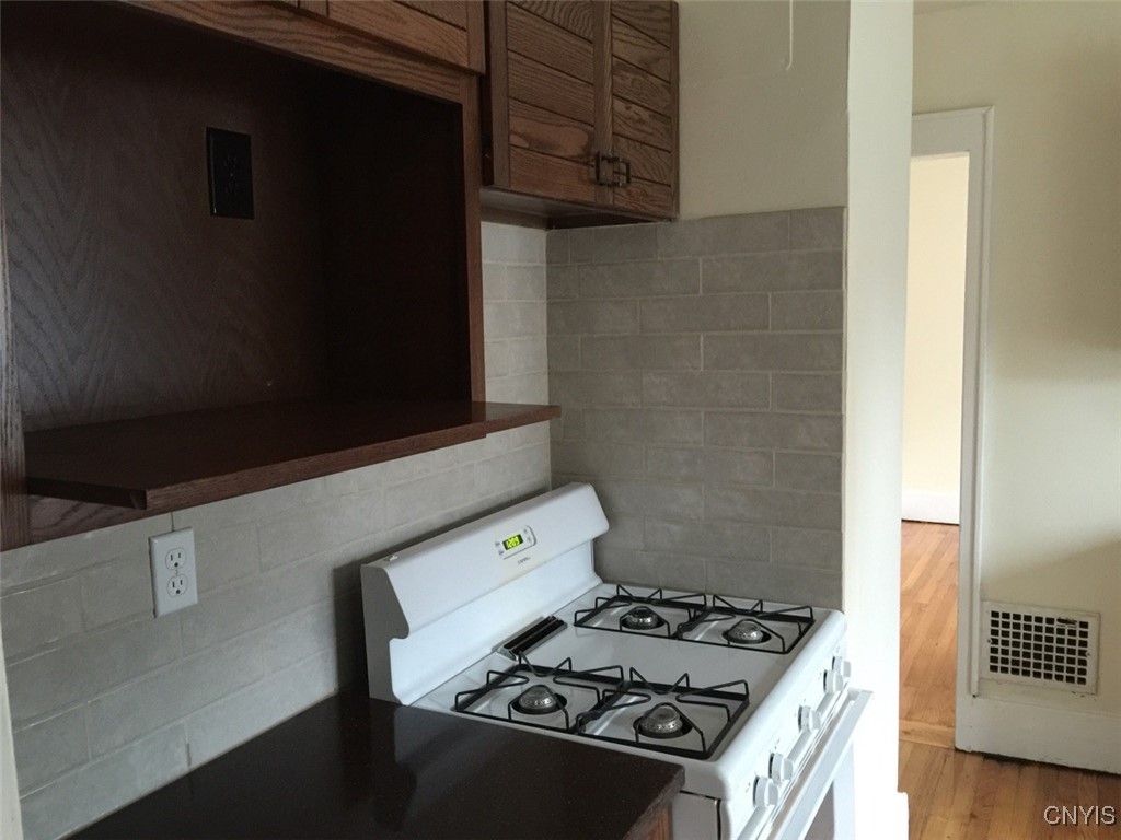 Syracuse, New York 13204, United States, 4 Bedrooms Bedrooms, ,2 BathroomsBathrooms,Residential,Active,140782