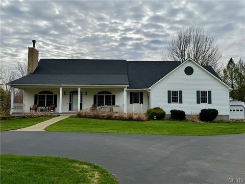 Homes For Sale - 220 Ellen Street<br/> Oswego, NY 13126
