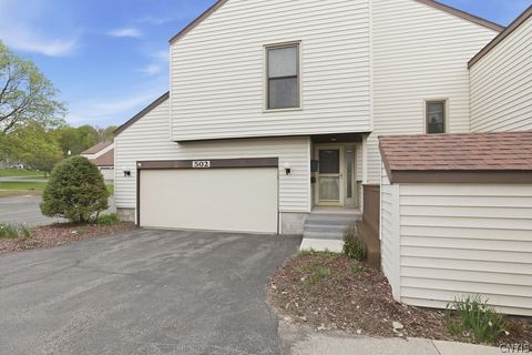 Townhouse For Sale - 502 Woburn Drive Dr<br/> Camillus, NY 13031