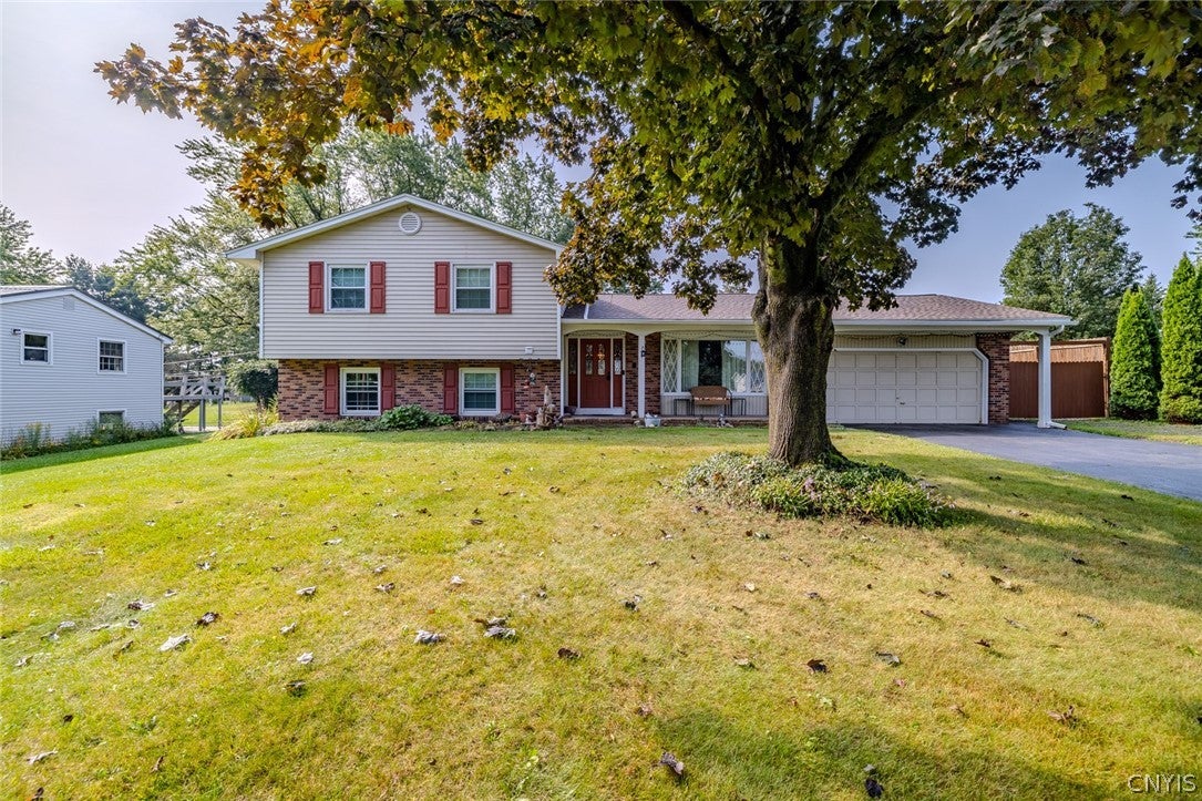 1591 Ayrault Road