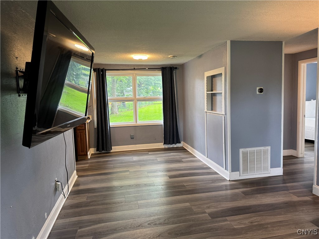 8438 Grandview Drive, Cicero, New York image 5