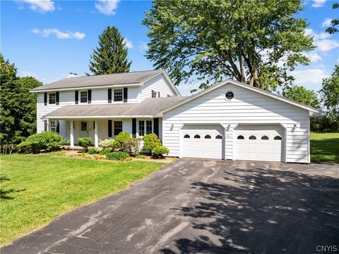 Homes For Sale - 6 Lloyds Lane<br/> New Hartford, NY 13413