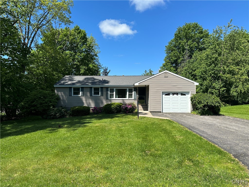 9385 Wickham Drive, Cicero, New York image 1