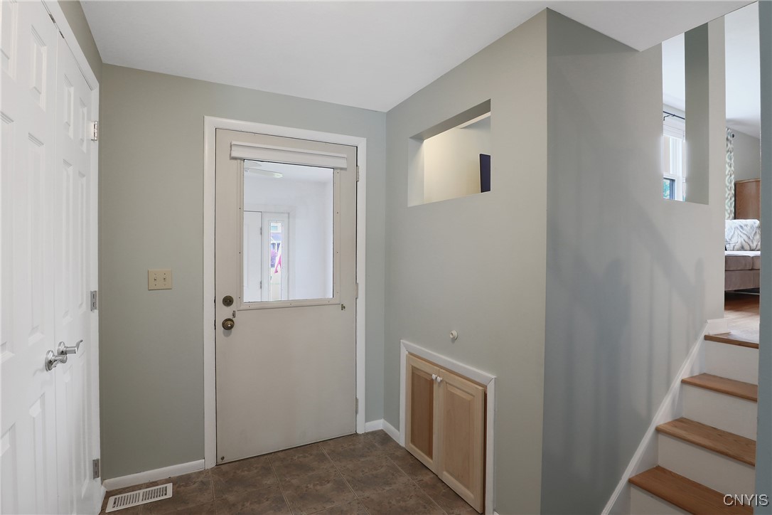4330 Cinnamon Path Path, Clay, New York image 4