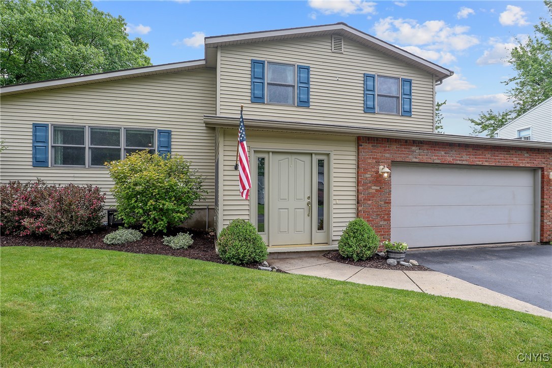 4330 Cinnamon Path Path, Clay, New York image 2
