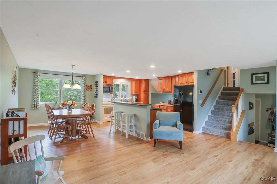 4330 Cinnamon Path Path, Clay, New York image 10