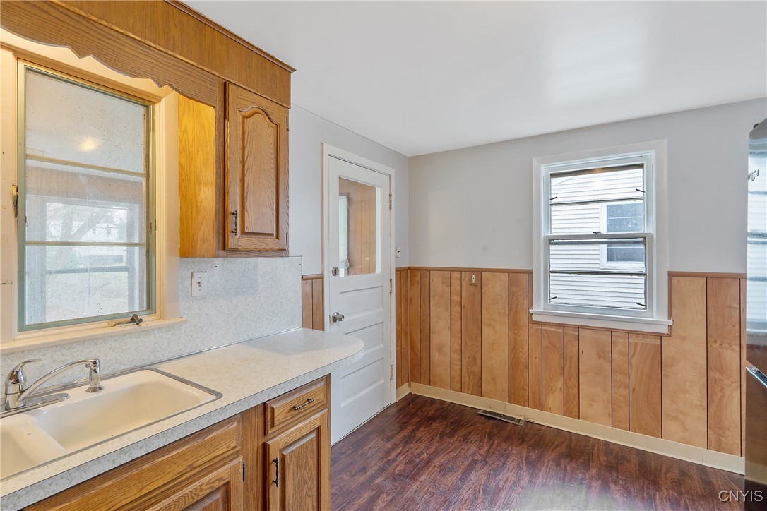 125 Saint Louis Avenue, Syracuse, New York image 13