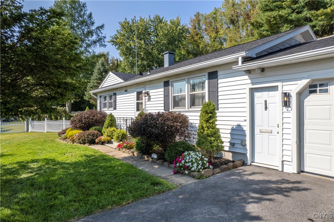 527 Dexter Drive, Utica, New York image 7