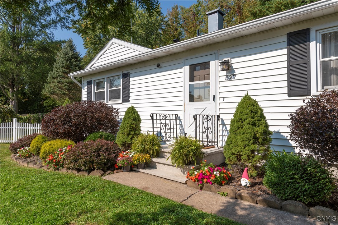 527 Dexter Drive, Utica, New York image 8