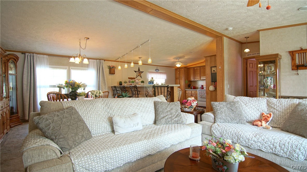 9 Sunrise Blvd E
