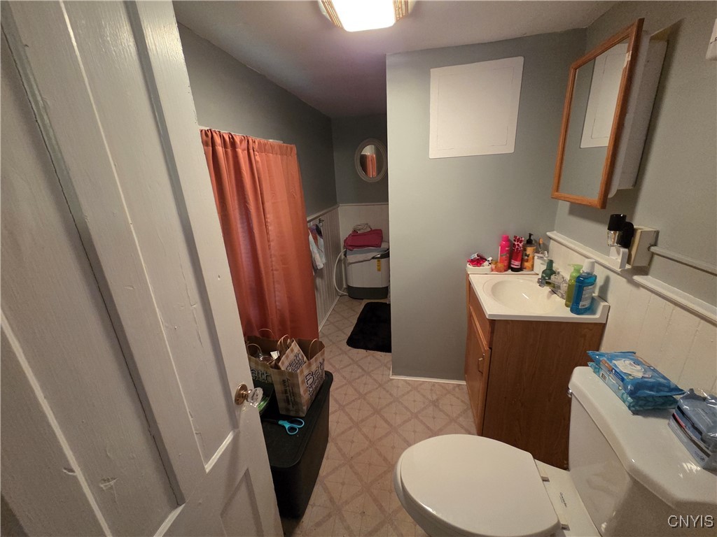 Watertown-City, New York 13601, United States, 6 Bedrooms Bedrooms, ,4 BathroomsBathrooms,Residential,Pending,139796