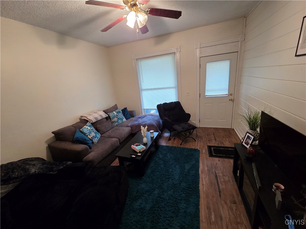 Watertown-City, New York 13601, United States, 6 Bedrooms Bedrooms, ,4 BathroomsBathrooms,Residential,Pending,139796