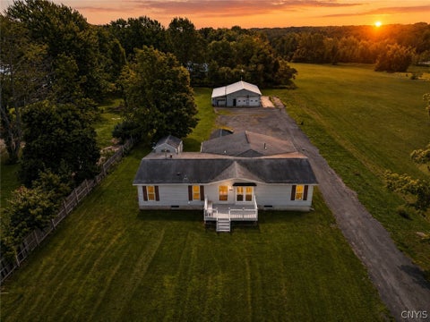 Photo of 295 Stoney Robby Road, Granby, NY 13126 (MLS # S1709041)
