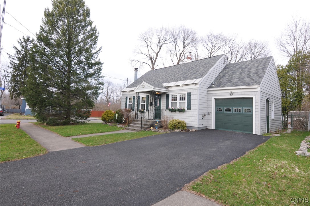 172 Melrose Avenue, Utica, New York image 2