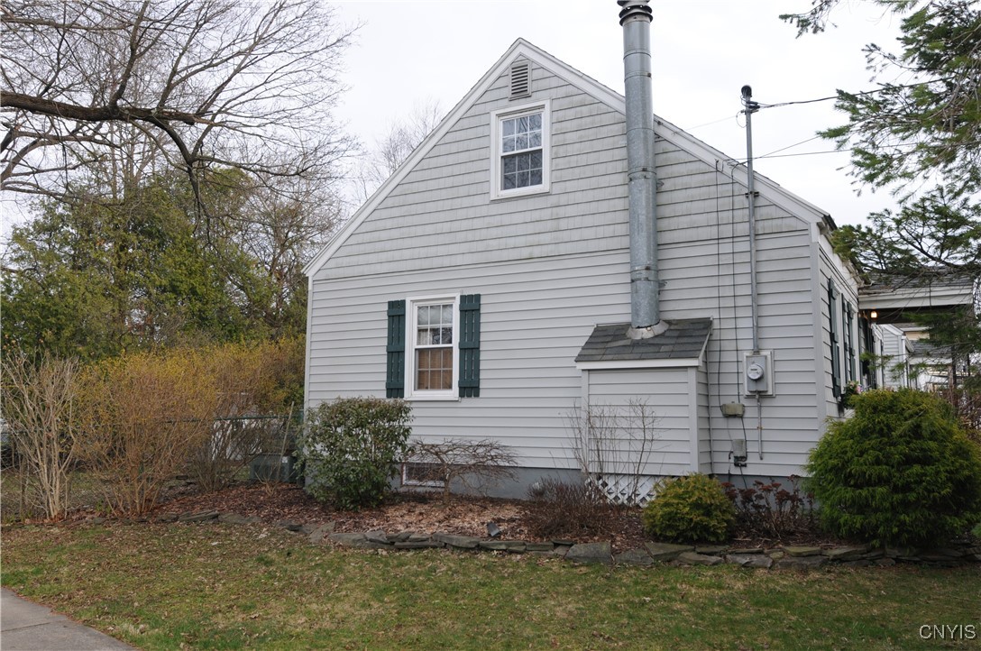 172 Melrose Avenue, Utica, New York image 4
