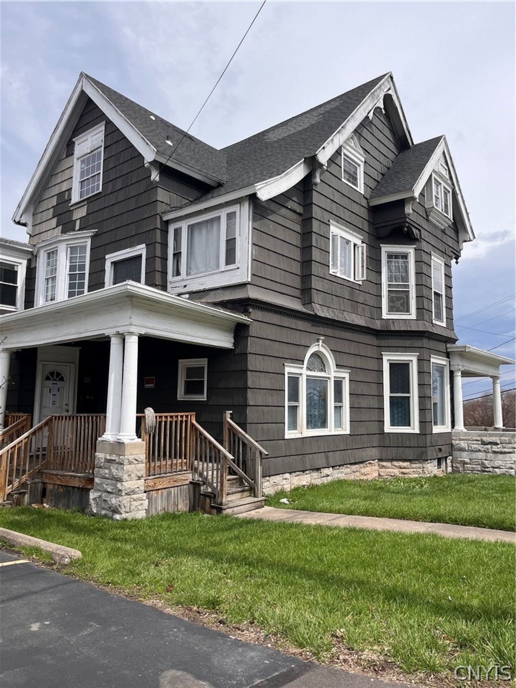 Photo of 1624 W Genesee Street, Syracuse, NY 13204 (MLS # S1674478)