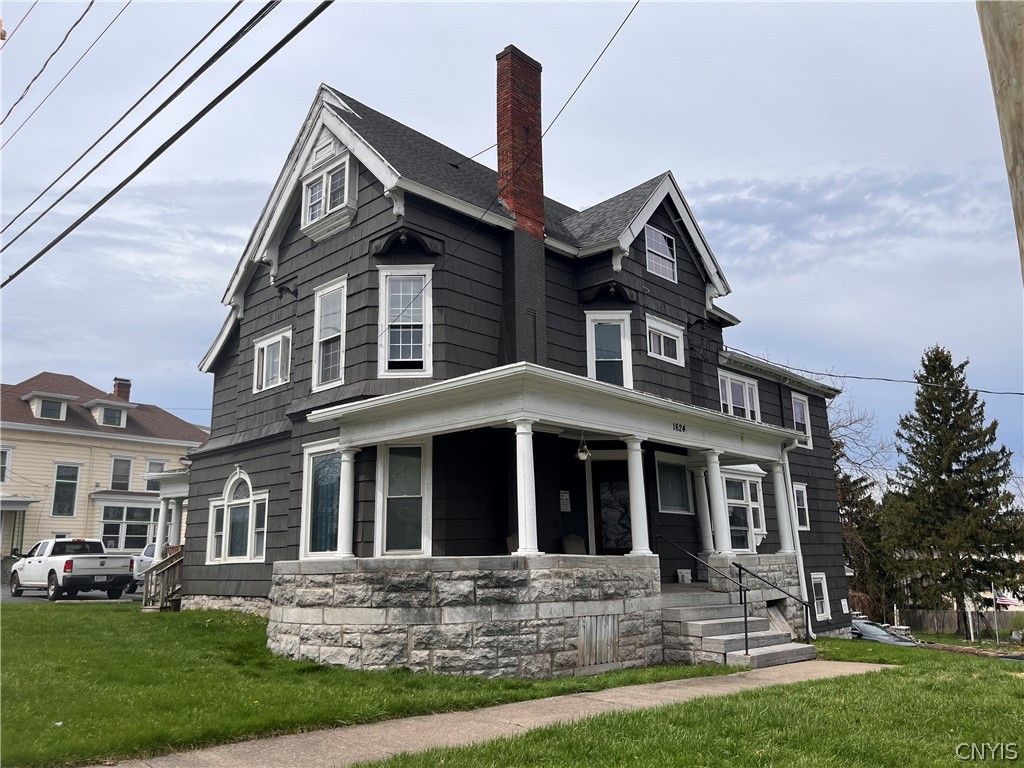 Photo of 1624 W Genesee Street, Syracuse, NY 13204 (MLS # S1674478)