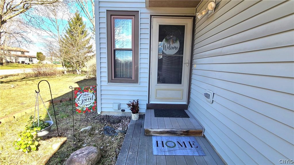 Photo of 128 Sudbury Drive, Salina, NY 13088 (MLS # S1663253)