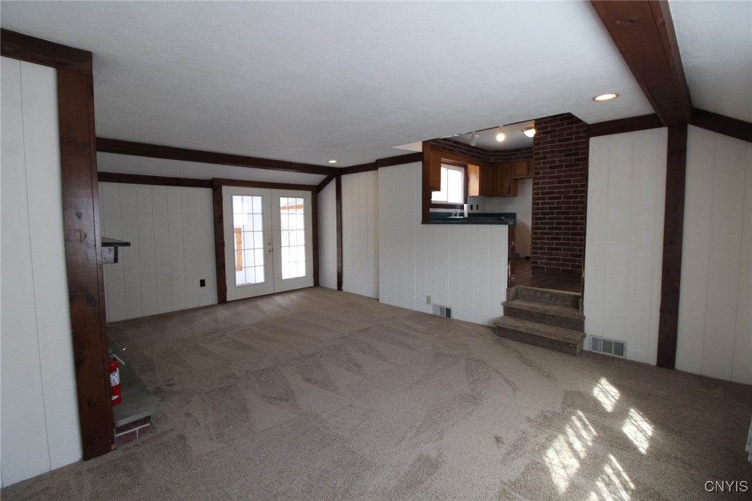 206 Helen Street, Clay, New York image 24