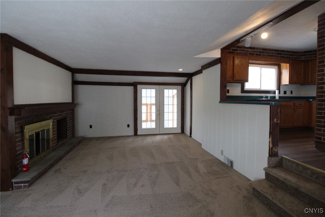 206 Helen Street, Clay, New York image 27