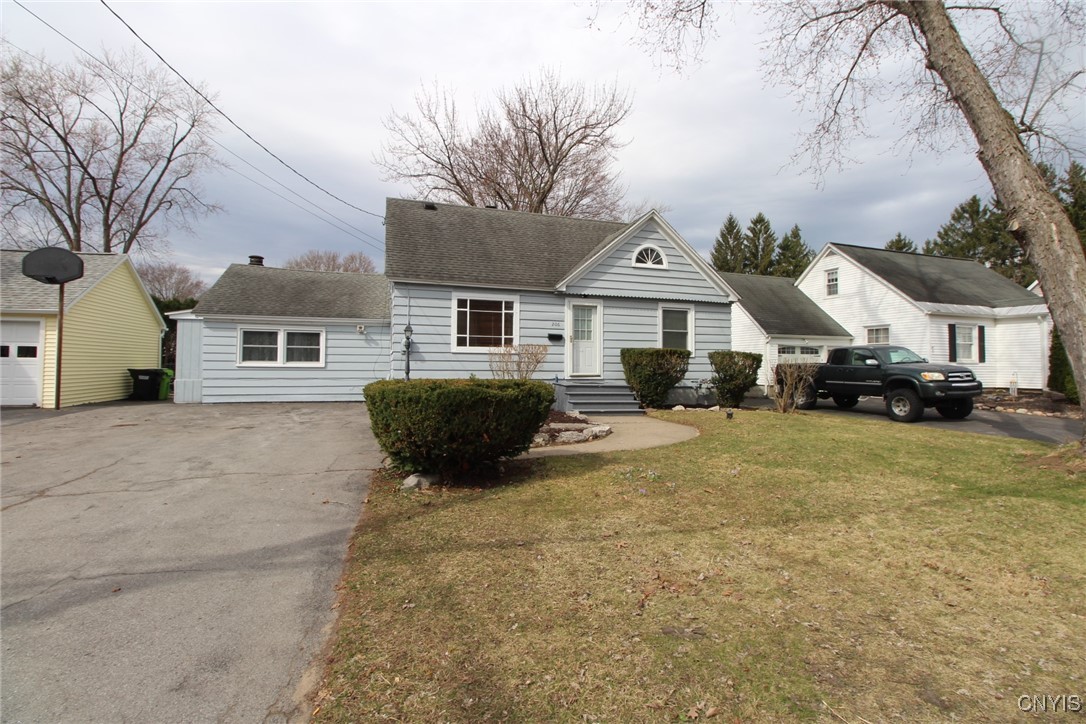 206 Helen Street, Clay, New York image 1